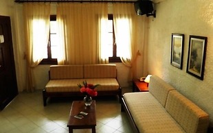 Delphi Hotel