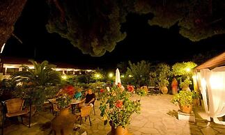 Delphi Hotel