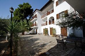 Delphi Hotel