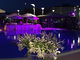 La Isla Resort