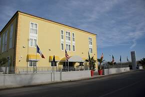 La Isla Resort