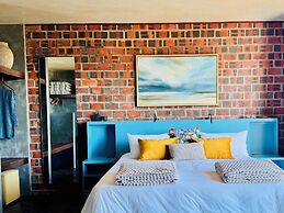 Whalesong Lodge