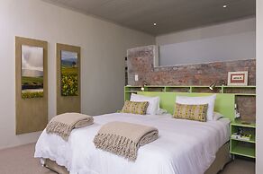 Whalesong Lodge
