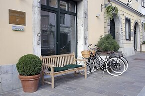 Lesar Hotel Angel