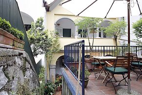Lesar Hotel Angel