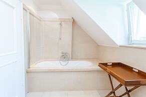 Lesar Hotel Angel
