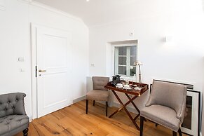 Lesar Hotel Angel