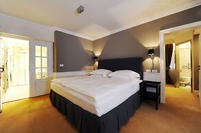 Lesar Hotel Angel