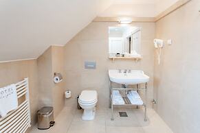 Lesar Hotel Angel