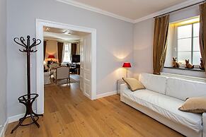 Lesar Hotel Angel