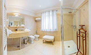 Lesar Hotel Angel
