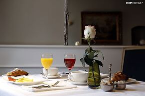 Lesar Hotel Angel