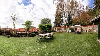 Lesar Hotel Angel