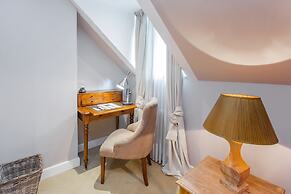 Lesar Hotel Angel