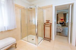 Lesar Hotel Angel