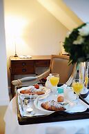 Lesar Hotel Angel