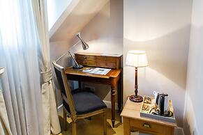 Lesar Hotel Angel