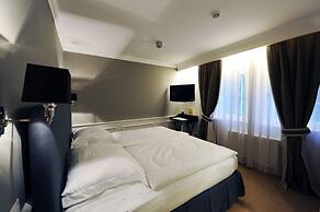 Lesar Hotel Angel