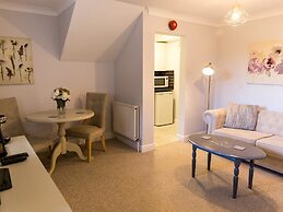Cricketfield House - Guest House