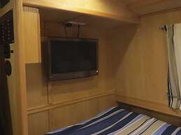Houseboat Hotels