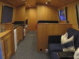 Houseboat Hotels