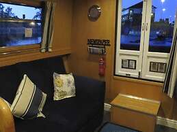 Houseboat Hotels