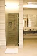 Tsix5 Hotel