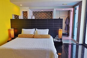 Tsix5 Hotel