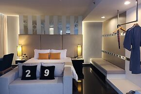 Tsix5 Hotel