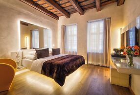 Hotel Three Storks