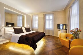 Hotel Three Storks