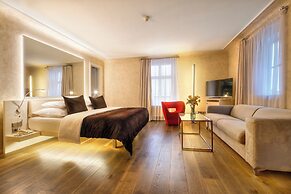 Hotel Three Storks