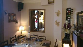 The Globe Inn