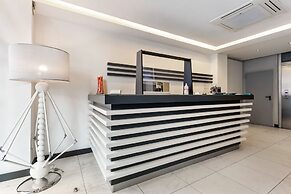 Golden Hotel
