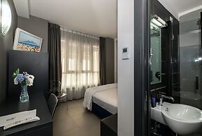 Golden Hotel