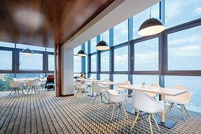 Marine Hotel