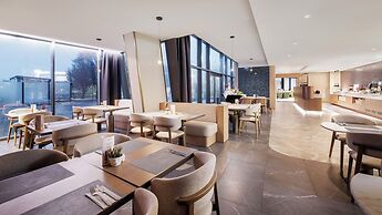 Marine Hotel