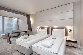 Marine Hotel