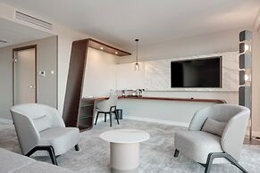 Marine Hotel