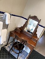 Inn For All Seasons