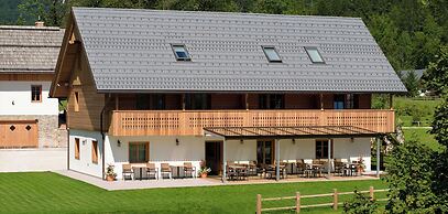 PRIVILLAGE STARE - B&B, Villa and Chalet Resort