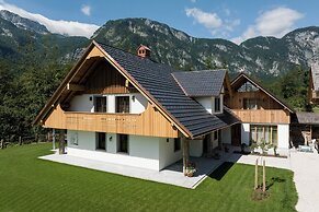 PRIVILLAGE STARE - B&B, Villa and Chalet Resort
