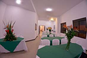 Hotel Pinares Plaza