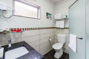 151 on London Motel