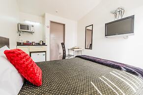 151 on London Motel