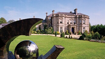Tre-Ysgawen Hall