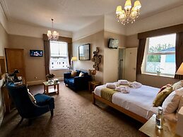 Riviera Lodge Hotel