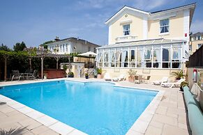 Riviera Lodge Hotel