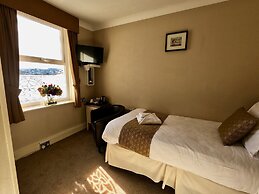 Riviera Lodge Hotel