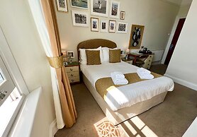 Riviera Lodge Hotel